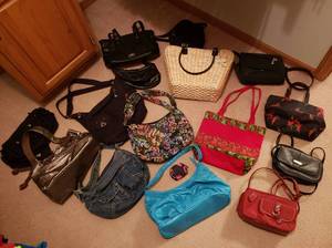 lot 4386 image: Lot of Handbags, Fanny Packs, and Scarves