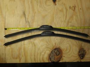 lot 6337 image: windshield wipers - new