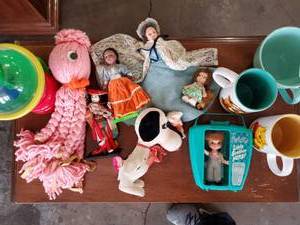 lot 7649 image: Childrens Toys and Cups