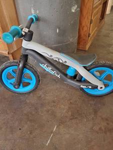 lot 7641 image: Chillafish Childrens Bicycle