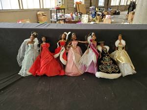 lot 7663 image: Barbie Dolls Lot No Boxes 2