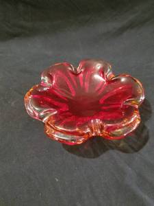 lot 7533 image: Red Glass Dish