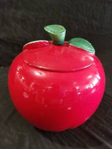 lot 7540 image: Apple Cookie Jar #8243