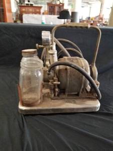 lot 7561 image: Antique Doctors Equipment w Tompson Compressor