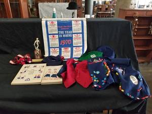 lot 562 image: Camp Fire Girls Collectibles from 1970