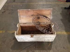lot 7568 image: Wire Basket and Vintage Wood Box