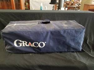 lot 7574 image: Graco Pack n Play