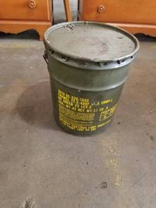 lot 7578 image: Metal Green 5 Gal Bucket w Lid