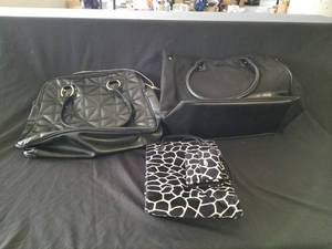 lot 7582 image: Black Purses Lot