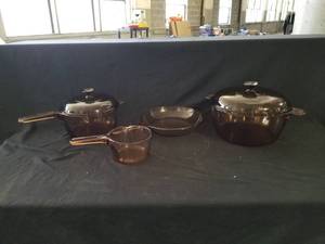 lot 7606 image: Purple Visions Cookware Set