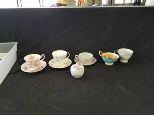 lot 7615 image: Teacups  Saucers  Collectibles Lot