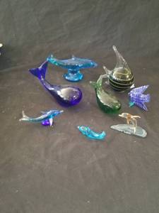 lot 7617 image: Dolphins, Whales, Fishes Glass Figurines
