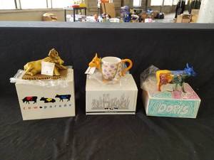 lot 626 image: 3 KC Cow Parade Figurines