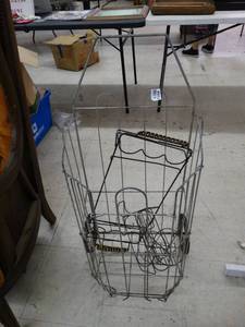 lot 4489 image: Vintage metal folding shopping cart on wheels