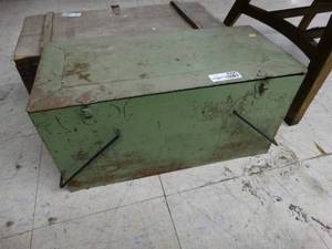 lot 4497 image: Vintage metal cooler w handles