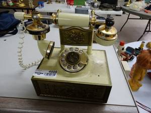 lot 4509 image: Replica antique phone