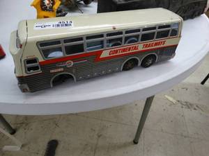 lot 4514 image: Vintage metal toy continental trailways bus
