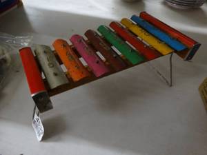 lot 4539 image: Vintage Kids toy instrument
