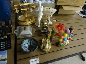 lot 4546 image: Assorted collectibles