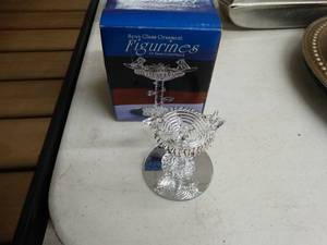 lot 4547 image: Spun glass ornament in box