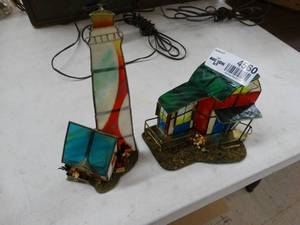 lot 4560 image: 2 stained glass collectibles