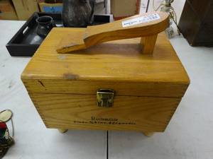 lot 4561 image: Ronson roto-shine shoe shine kit in wood box