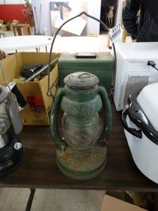 lot 4573 image: Vintage No. 2 Rich-Con Air pilot lantern