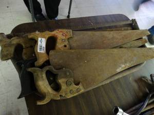 lot 4587 image: Assorted vintage hand saws