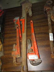 lot 4590 image: Lot of 5 various size pipe wrenches