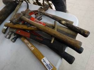 lot 4599 image: Large assortment of hammers
