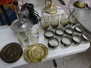 lot 4605 image: Assorted glassware & misc.