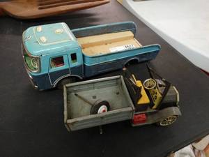 lot 4617 image: 2 vintage metal trucks