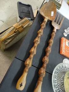 lot 4620 image: Large wood spoon & fork