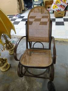 lot 4644 image: Bentwood rocker