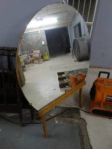 lot 4649 image: Round vanity mirror
