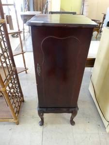 lot 4664 image: Awesome jewelry armoire cabinet w mirror