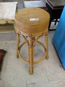 lot 4668 image: Old bar stool w padded top