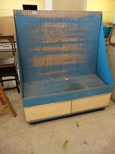 lot 4669 image: Tall peg board retail display