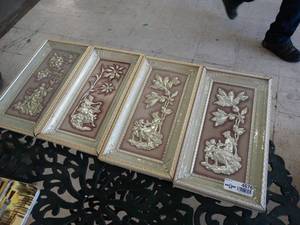 lot 4676 image: Set of 4 vintage wall decor