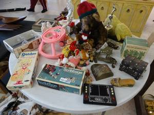 lot 4682 image: Lot of various collectibles