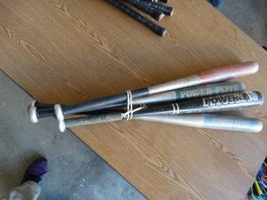 lot 4408 image: lot of 4 aluminum bats