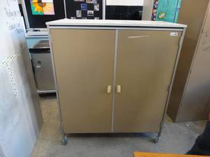 lot 4417 image: 2 Door Metal Storage shelf on Wheels