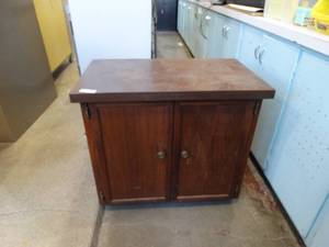 lot 4421 image: Wooden Storage cabinet