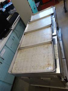 lot 4426 image: 3 Full Sized Baking Sheets