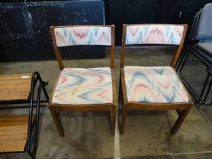 lot 4429 image: Set of wooden and cloth Chairs