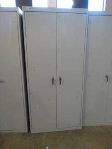 lot 4433 image: Star dusky Metal Cabinet
