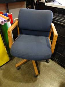 lot 4444 image: Padded Office Chair on Wheels