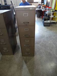 lot 4447 image: The Diplomat Metal 4 Drawer Filing Cabinet