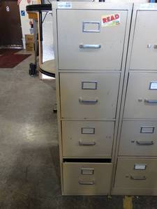 lot 4451 image: Metal 4 drawer Filing Cabinet