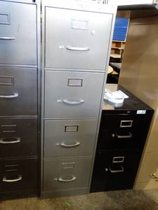 lot 4455 image: 4 drawer metal Filing cabinet
